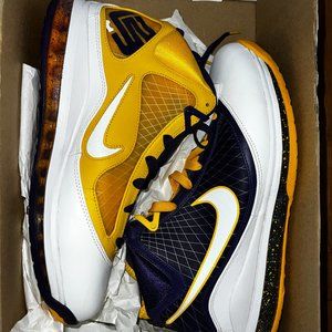 Nike LeBron 7 Media Day Purple 2020.